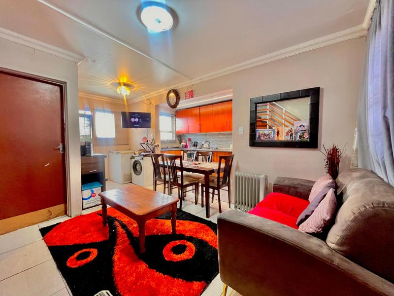 2 Bedroom Property for Sale in Pelikan Park Western Cape